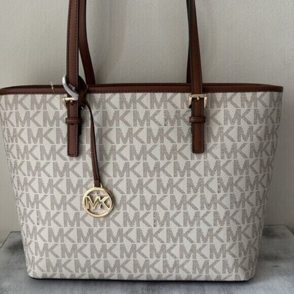 Michael Kors Jet Set Vanilla Luggage Tote Carry All Shoulder Handbag Logo Charm - Picture 2 of 13